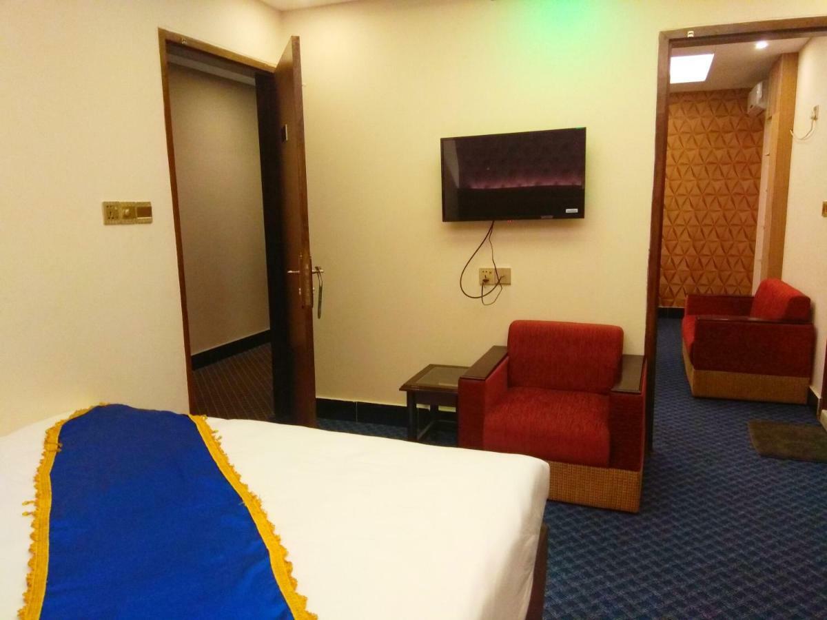 Hotel Grand View 1 & 2 巴纳内拉斯 外观 照片